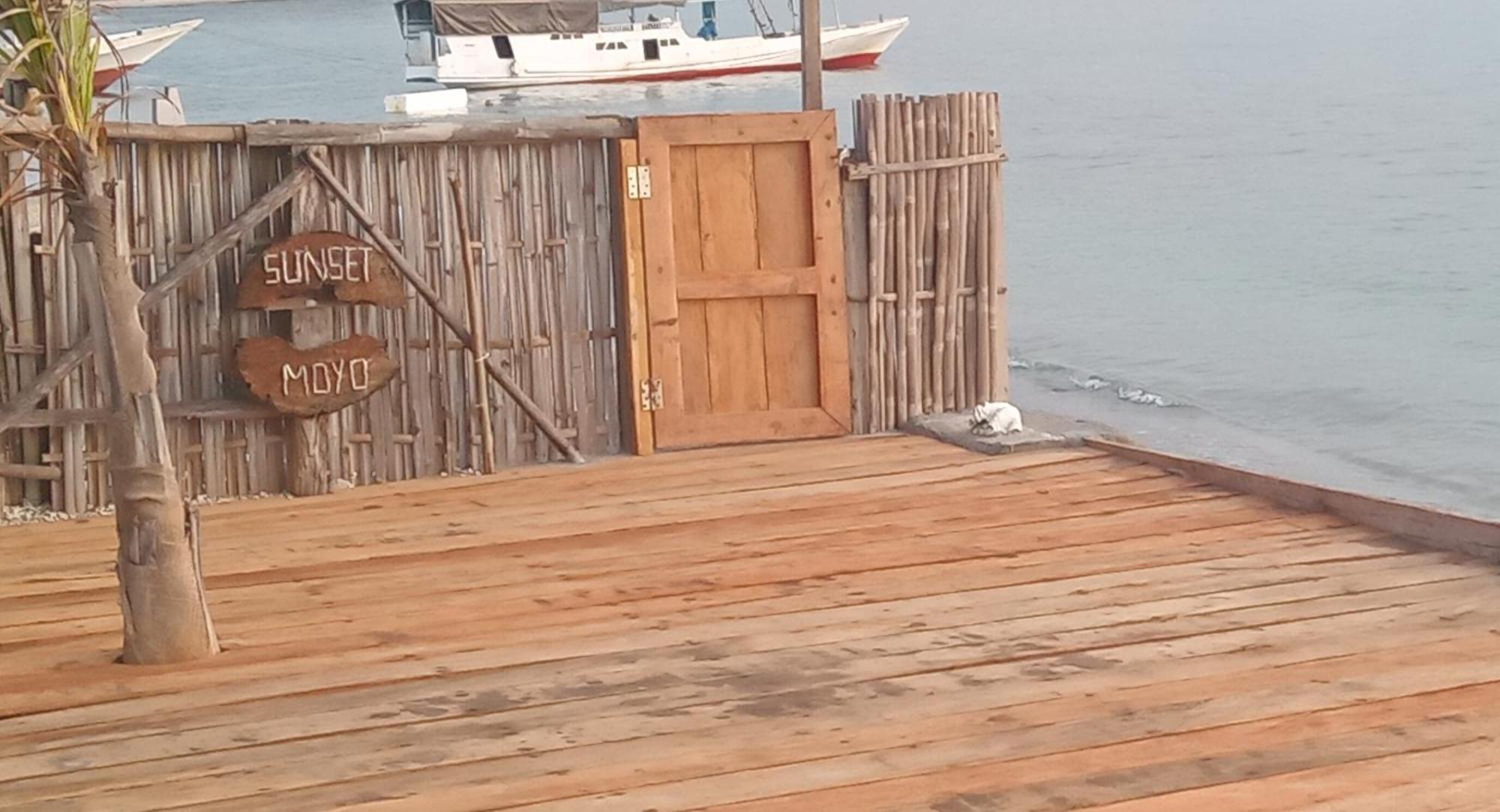 Sunset Moyo Bungalows Moyo Island Exterior foto